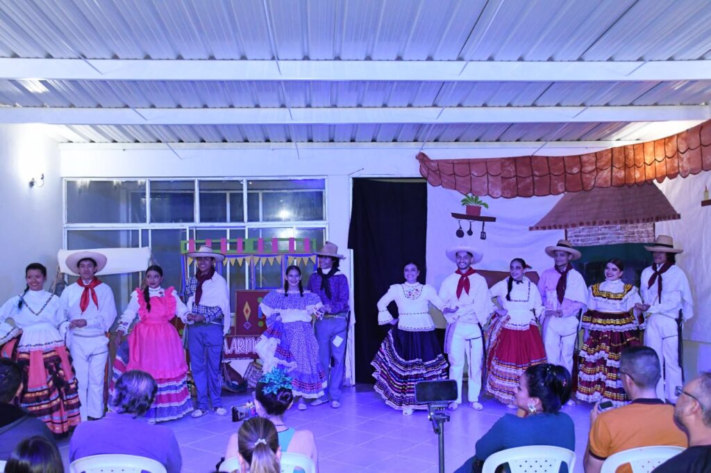 Semillero Juvenil Danza Folclorica